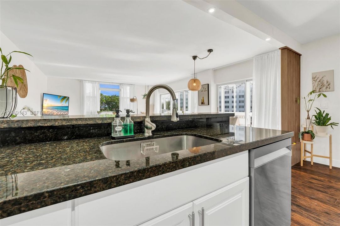 For Sale: $275,000 (2 beds, 2 baths, 1344 Square Feet)