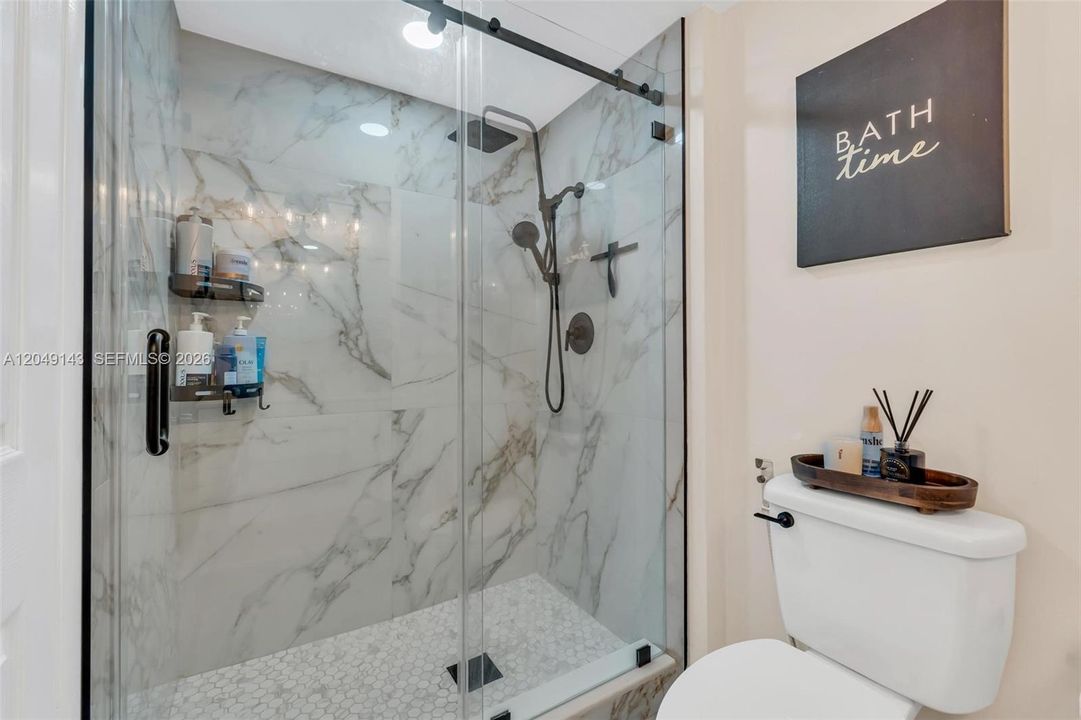 For Sale: $275,000 (2 beds, 2 baths, 1344 Square Feet)