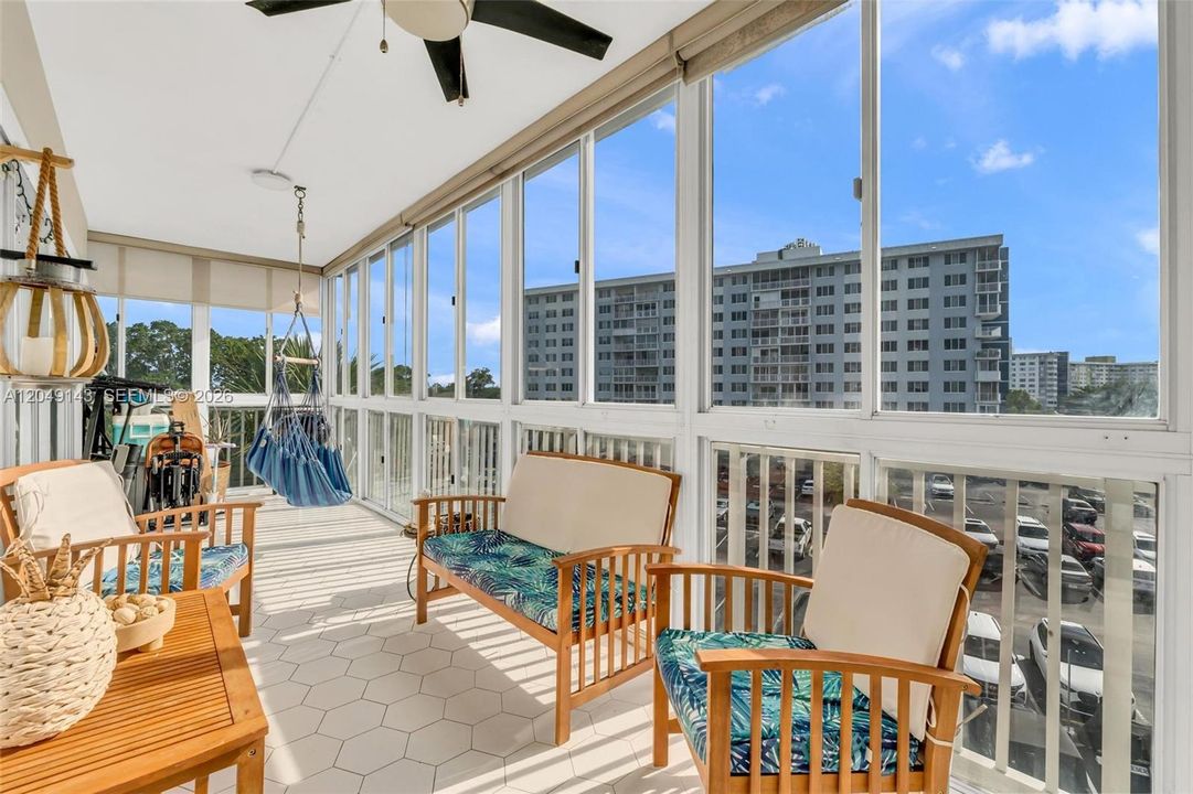 For Sale: $275,000 (2 beds, 2 baths, 1344 Square Feet)