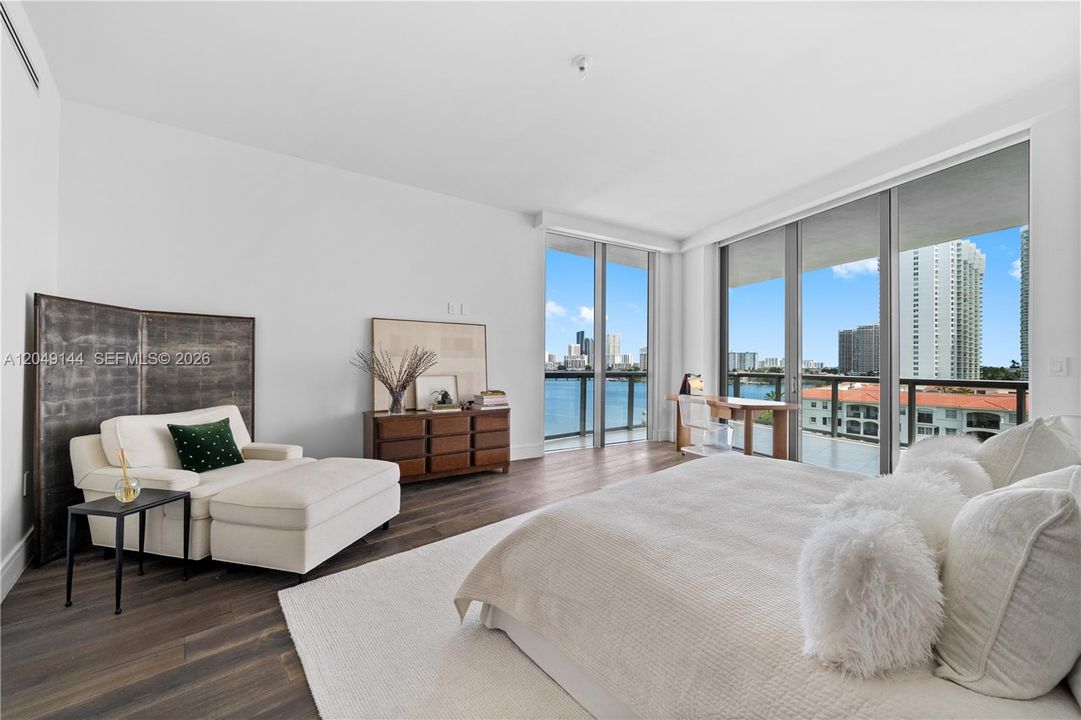 For Sale: $1,865,000 (4 beds, 4 baths, 2518 Square Feet)
