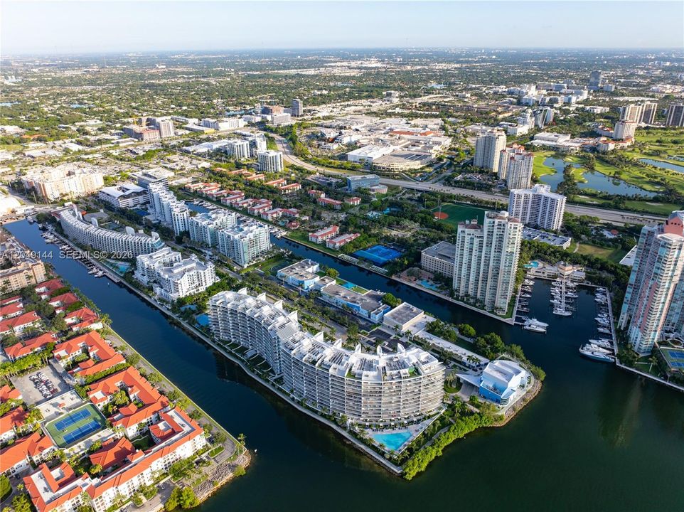 For Sale: $1,865,000 (4 beds, 4 baths, 2518 Square Feet)