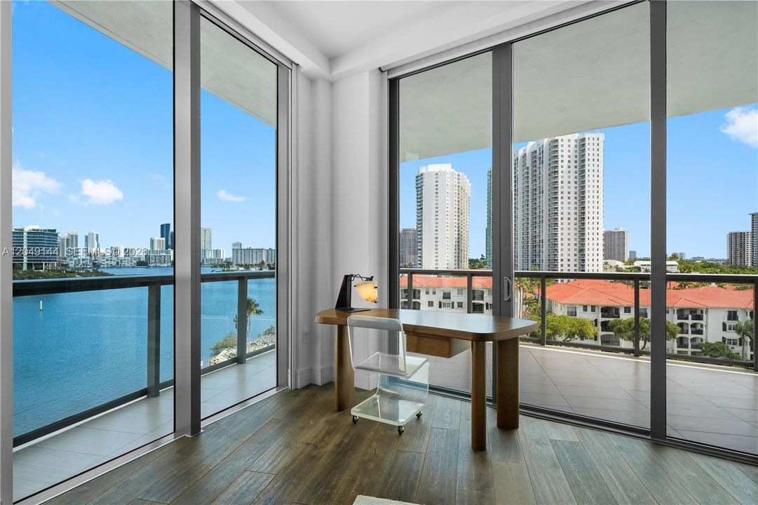 For Sale: $1,865,000 (4 beds, 4 baths, 2518 Square Feet)
