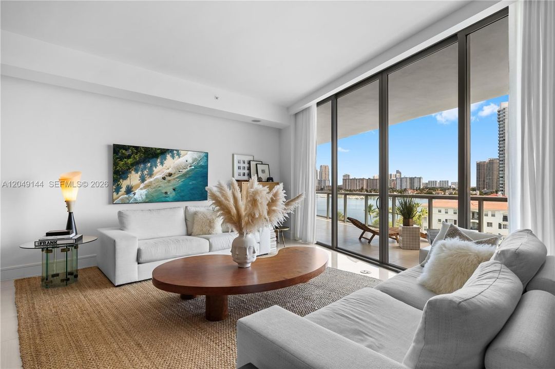 For Sale: $1,865,000 (4 beds, 4 baths, 2518 Square Feet)