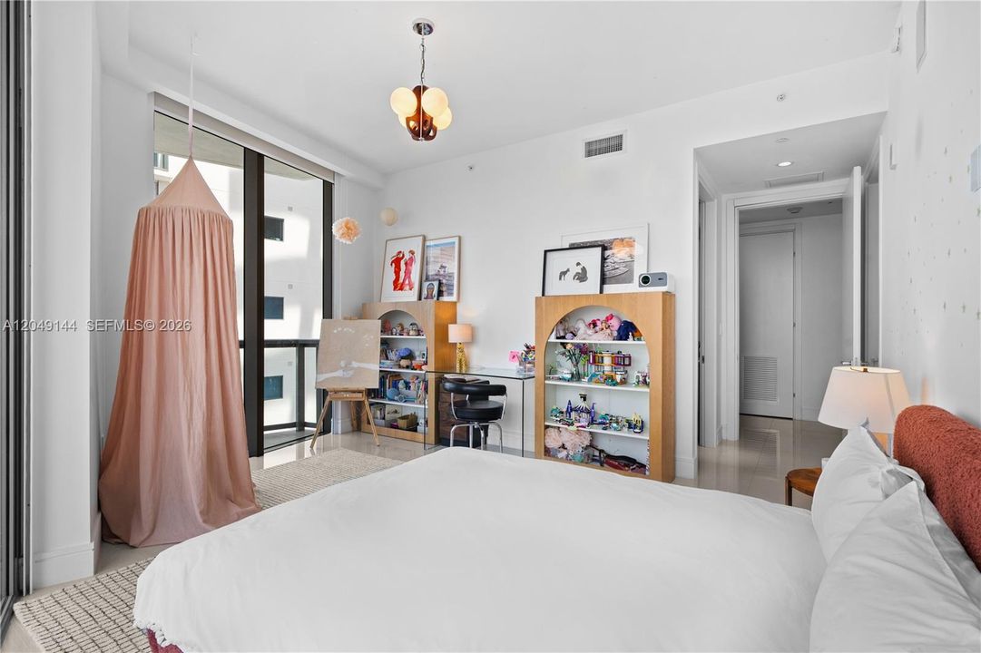 For Sale: $1,865,000 (4 beds, 4 baths, 2518 Square Feet)