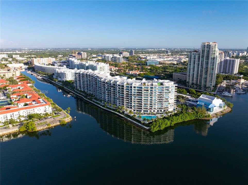 For Sale: $1,865,000 (4 beds, 4 baths, 2518 Square Feet)