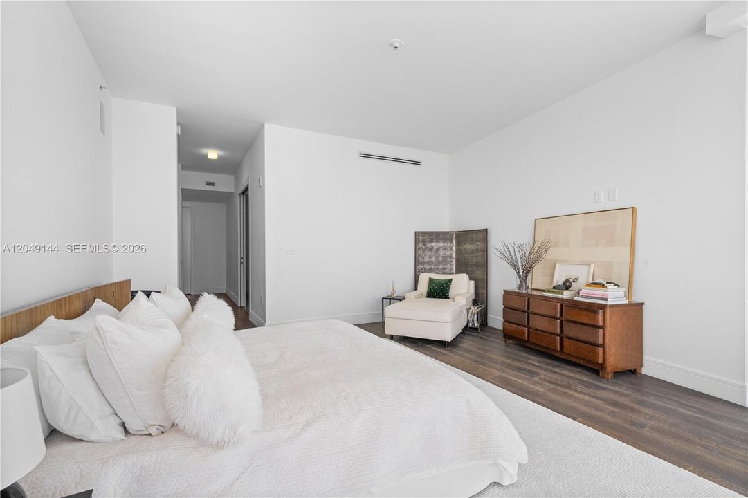 For Sale: $1,865,000 (4 beds, 4 baths, 2518 Square Feet)