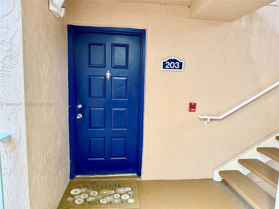 For Rent: $2,250 (2 beds, 2 baths, 1075 Square Feet)