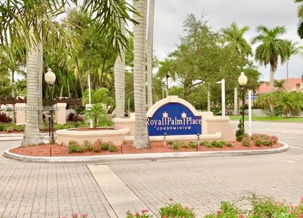 For Rent: $2,250 (2 beds, 2 baths, 1075 Square Feet)