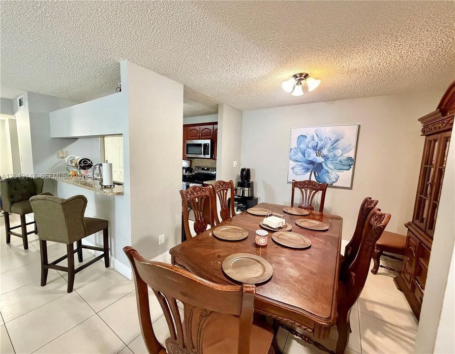 For Rent: $2,250 (2 beds, 2 baths, 1075 Square Feet)