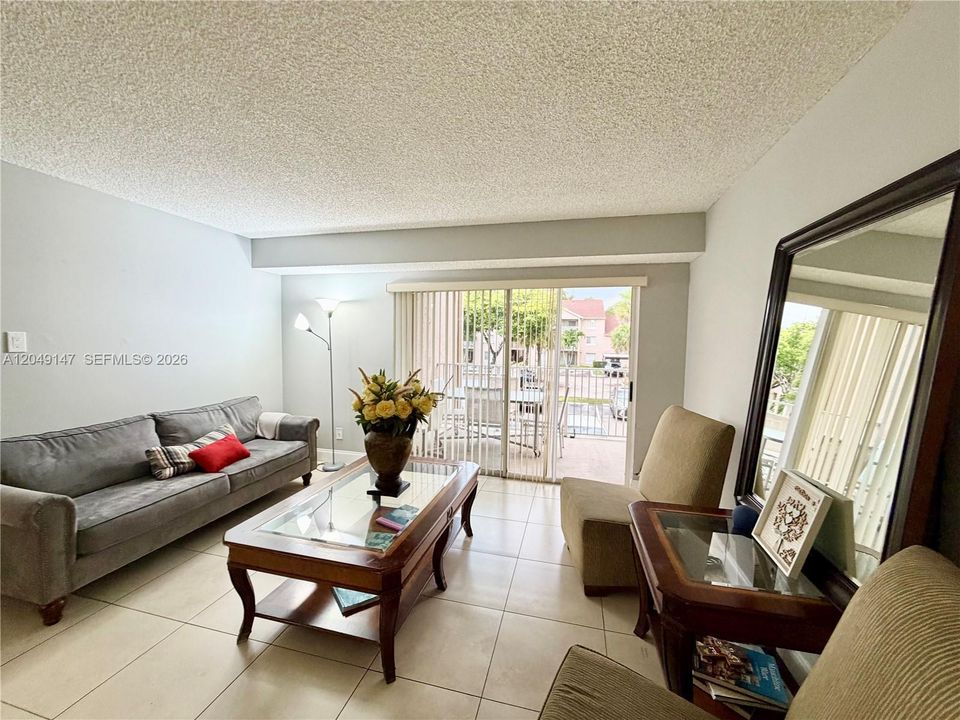 For Rent: $2,250 (2 beds, 2 baths, 1075 Square Feet)