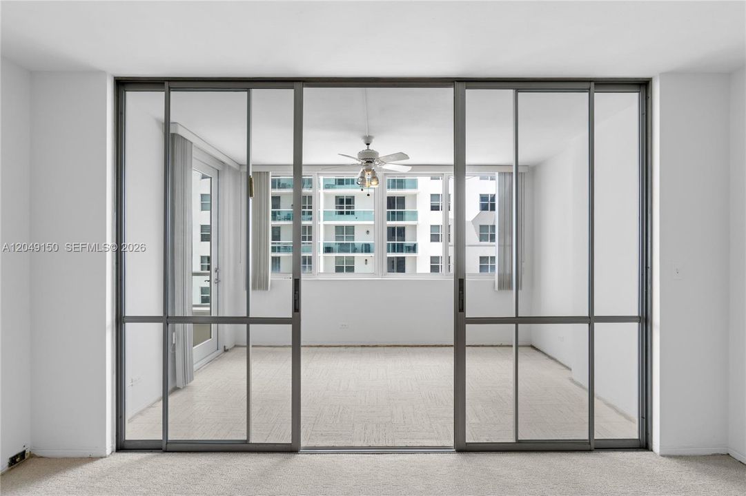 For Rent: $3,200 (1 beds, 1 baths, 1041 Square Feet)