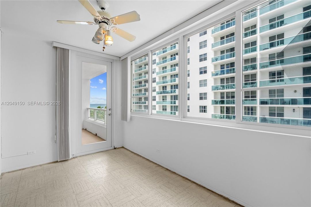 For Rent: $3,200 (1 beds, 1 baths, 1041 Square Feet)