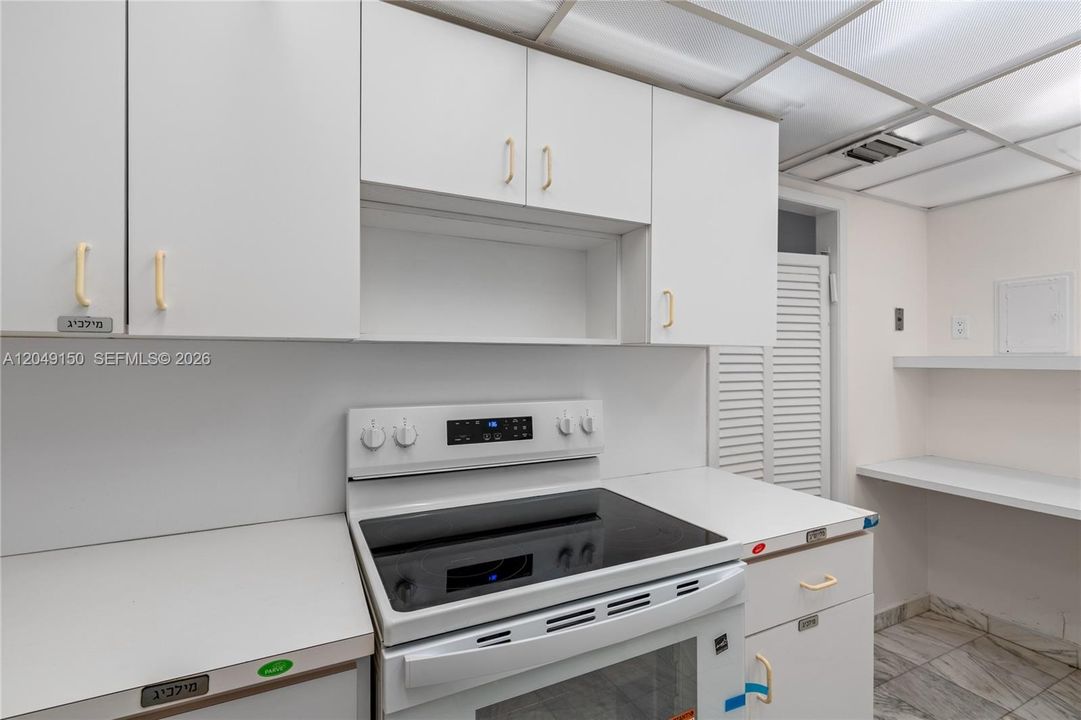 For Rent: $3,200 (1 beds, 1 baths, 1041 Square Feet)