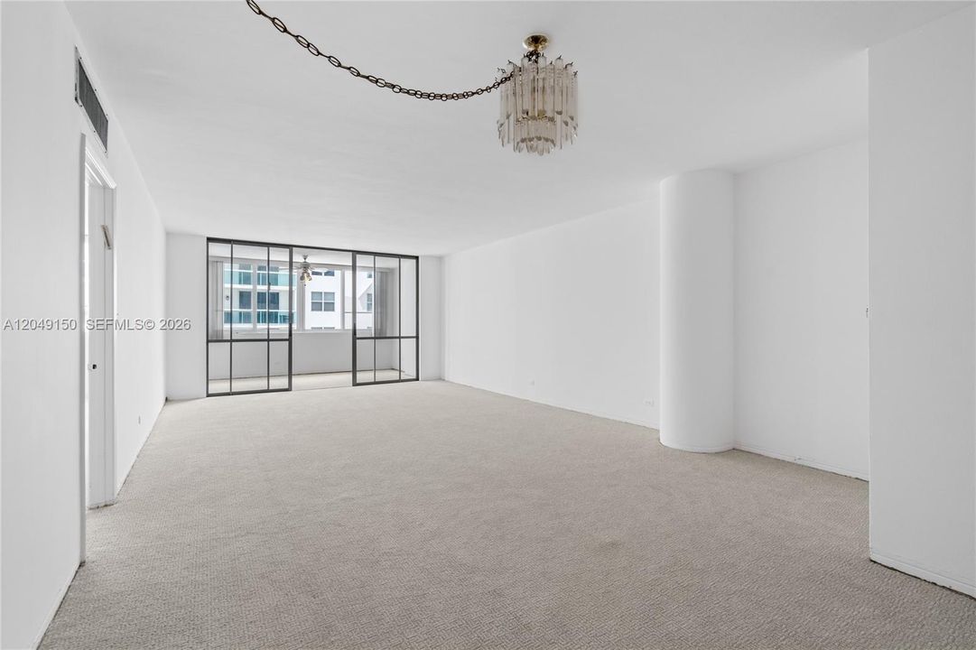 For Rent: $3,200 (1 beds, 1 baths, 1041 Square Feet)