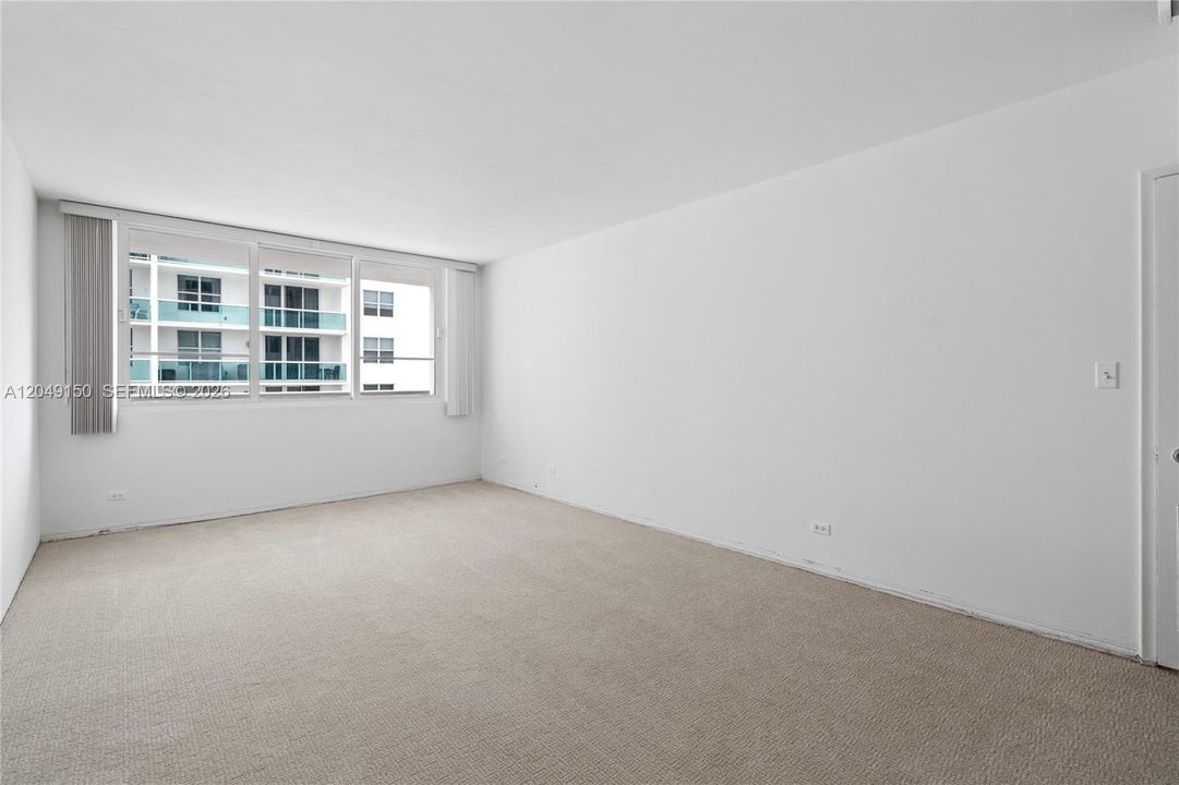 For Rent: $3,200 (1 beds, 1 baths, 1041 Square Feet)
