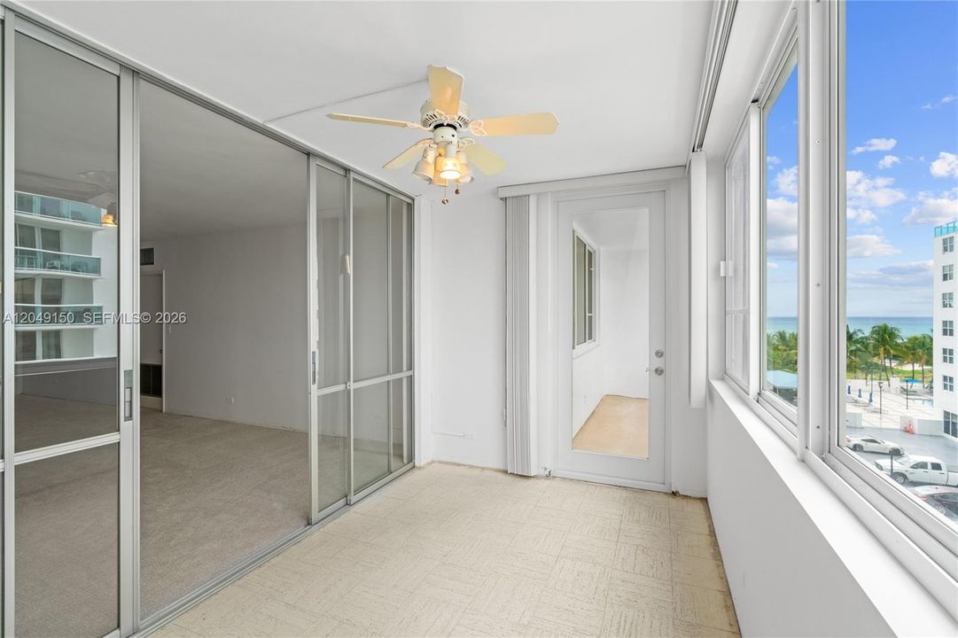For Rent: $3,200 (1 beds, 1 baths, 1041 Square Feet)