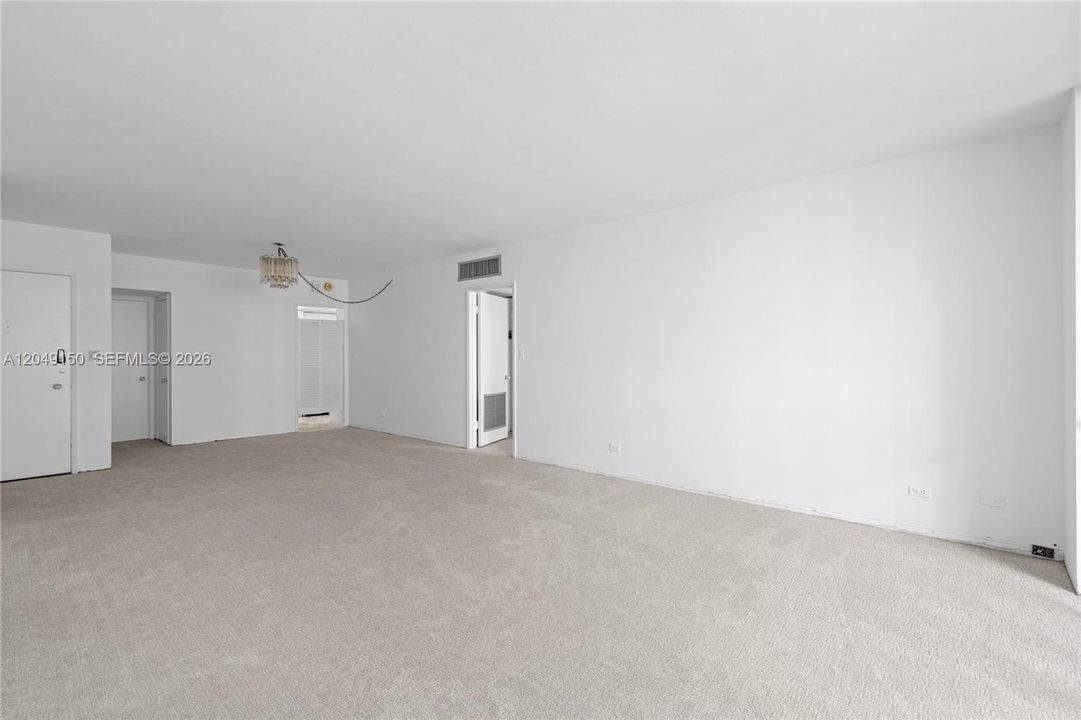 For Rent: $3,200 (1 beds, 1 baths, 1041 Square Feet)