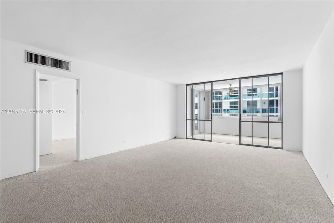 For Rent: $3,200 (1 beds, 1 baths, 1041 Square Feet)
