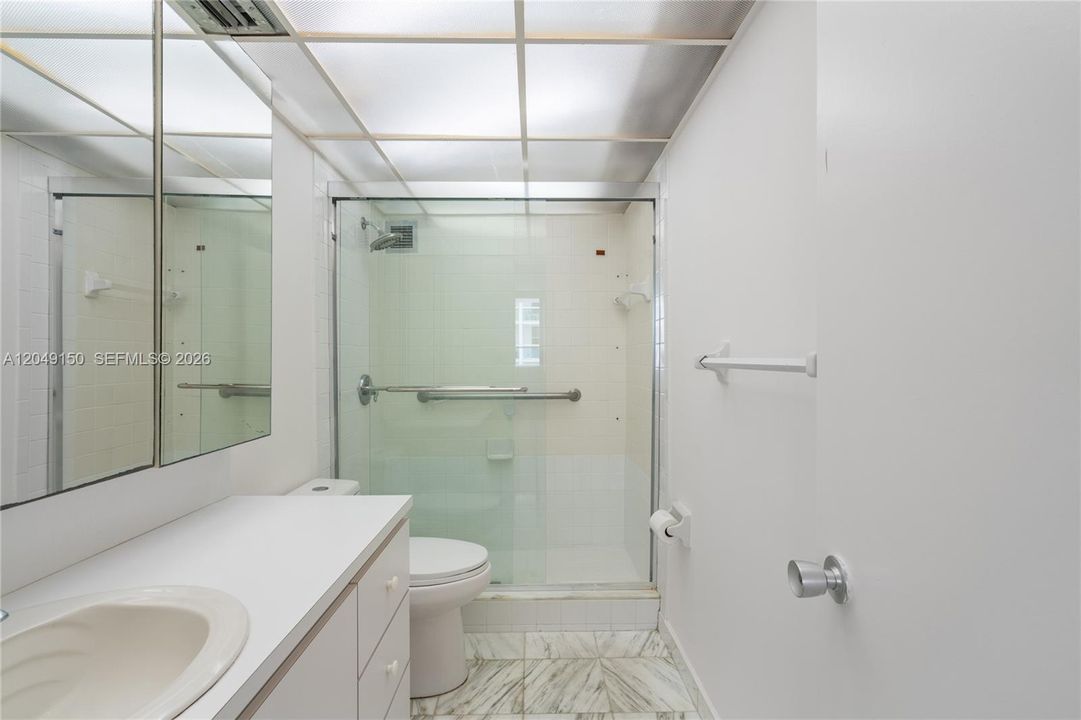 For Rent: $3,200 (1 beds, 1 baths, 1041 Square Feet)