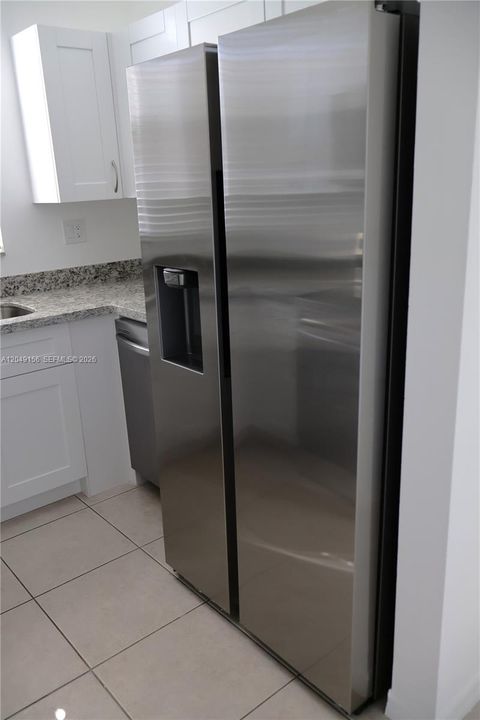 For Rent: $3,250 (2 beds, 2 baths, 1131 Square Feet)