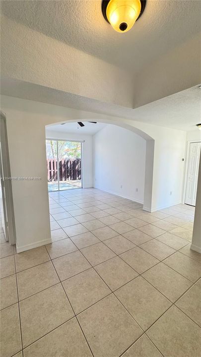For Rent: $3,250 (2 beds, 2 baths, 1131 Square Feet)