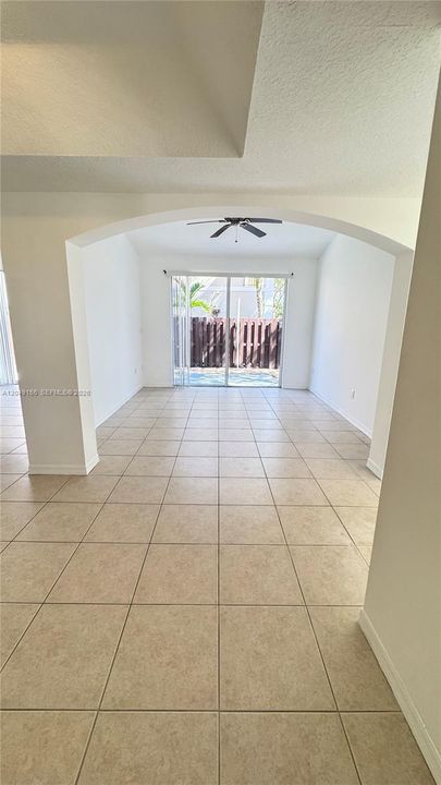 For Rent: $3,250 (2 beds, 2 baths, 1131 Square Feet)