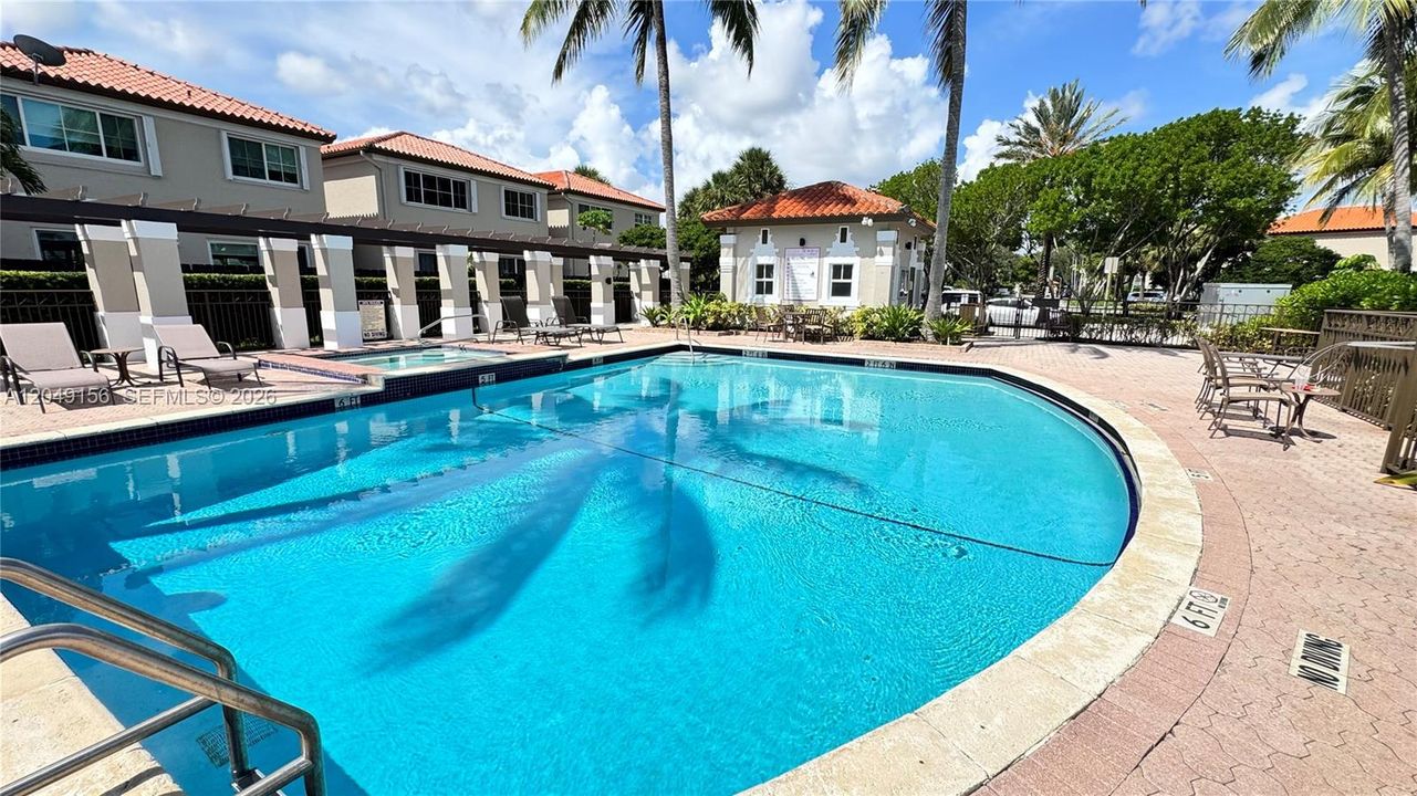 For Rent: $3,250 (2 beds, 2 baths, 1131 Square Feet)