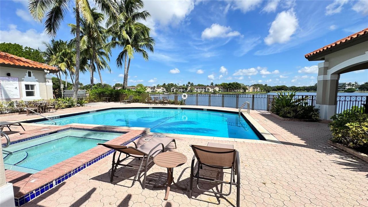 For Rent: $3,250 (2 beds, 2 baths, 1131 Square Feet)