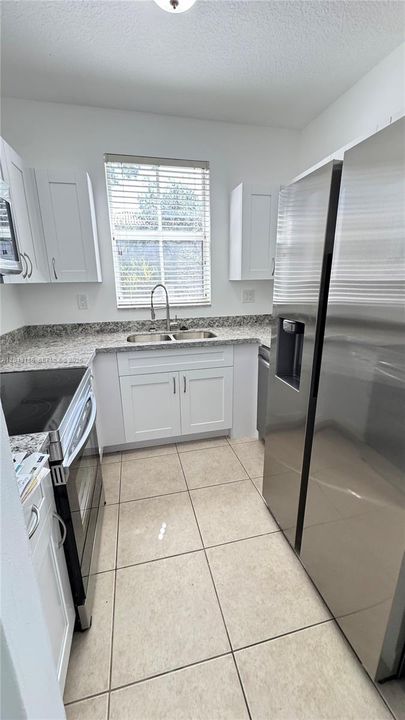 For Rent: $3,250 (2 beds, 2 baths, 1131 Square Feet)