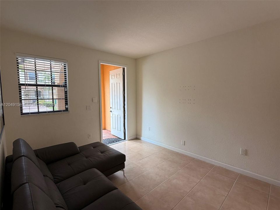 For Sale: $360,000 (3 beds, 2 baths, 1566 Square Feet)