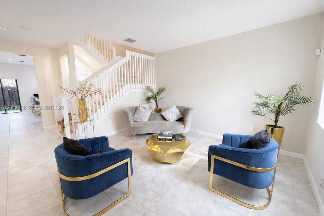 For Rent: $3,300 (3 beds, 3 baths, 1662 Square Feet)