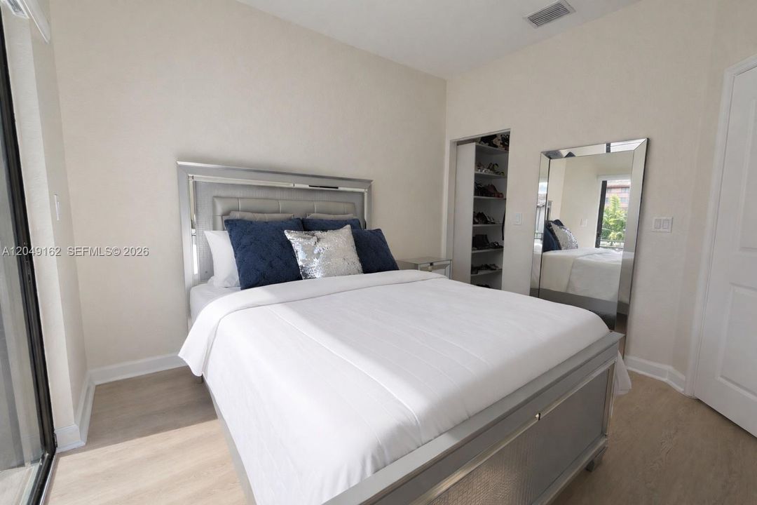 For Rent: $3,300 (3 beds, 3 baths, 1662 Square Feet)