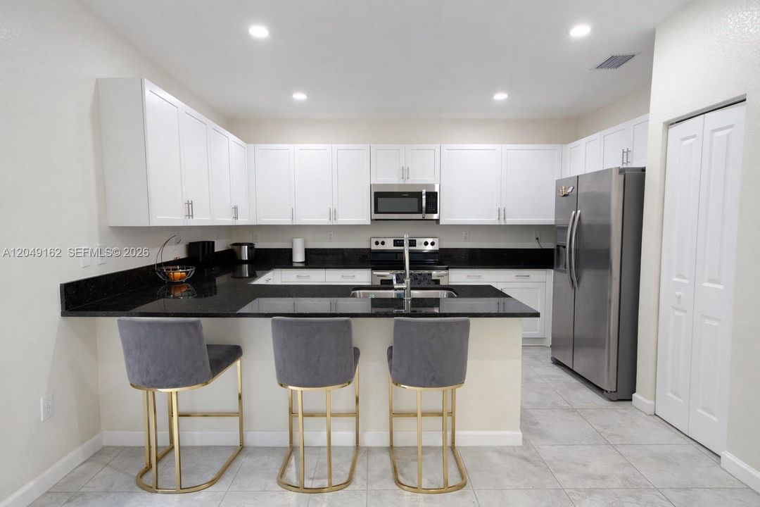 For Rent: $3,300 (3 beds, 3 baths, 1662 Square Feet)