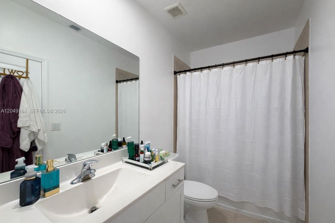 For Rent: $3,300 (3 beds, 3 baths, 1662 Square Feet)