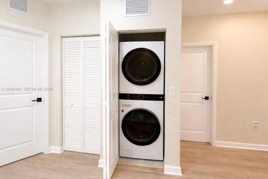 For Rent: $3,300 (3 beds, 3 baths, 1662 Square Feet)