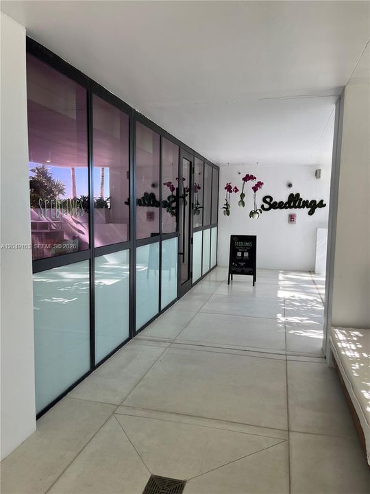 For Sale: $1,600,000 (2 beds, 2 baths, 1180 Square Feet)