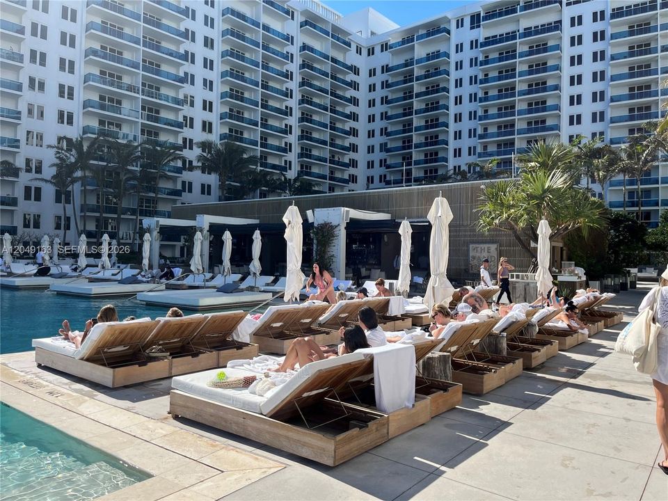 For Sale: $1,600,000 (2 beds, 2 baths, 1180 Square Feet)