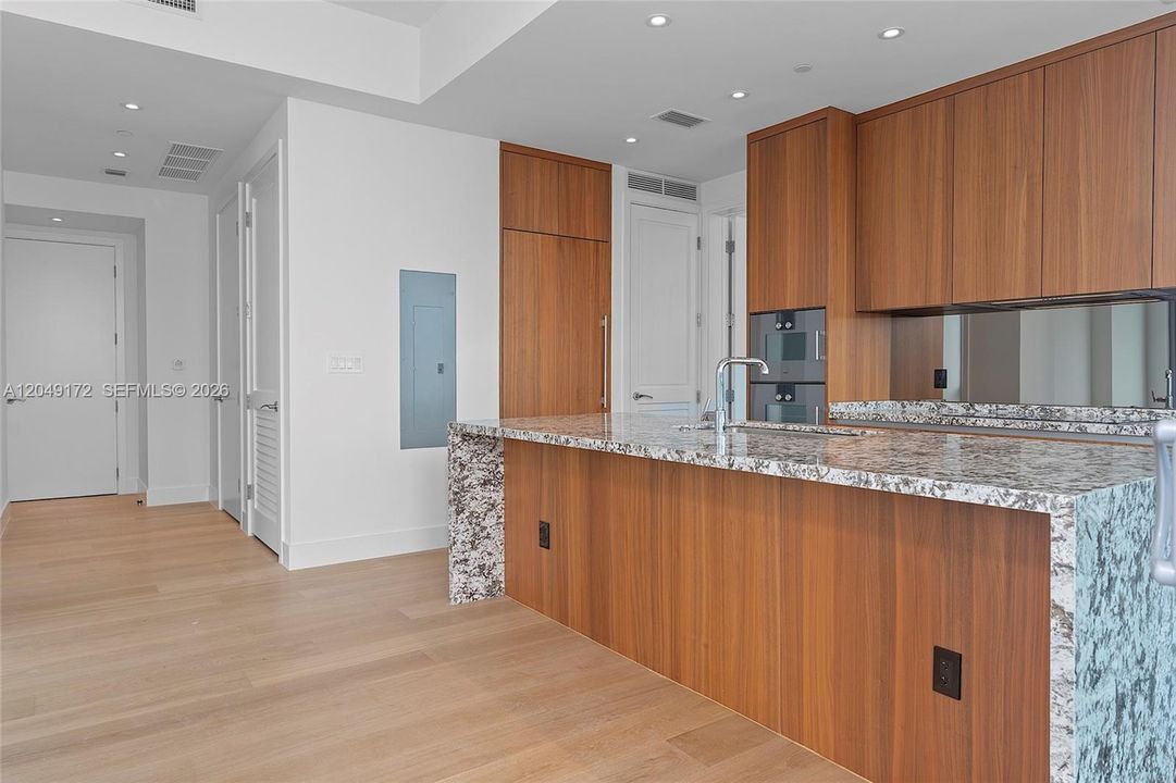 For Rent: $9,900 (2 beds, 2 baths, 1179 Square Feet)