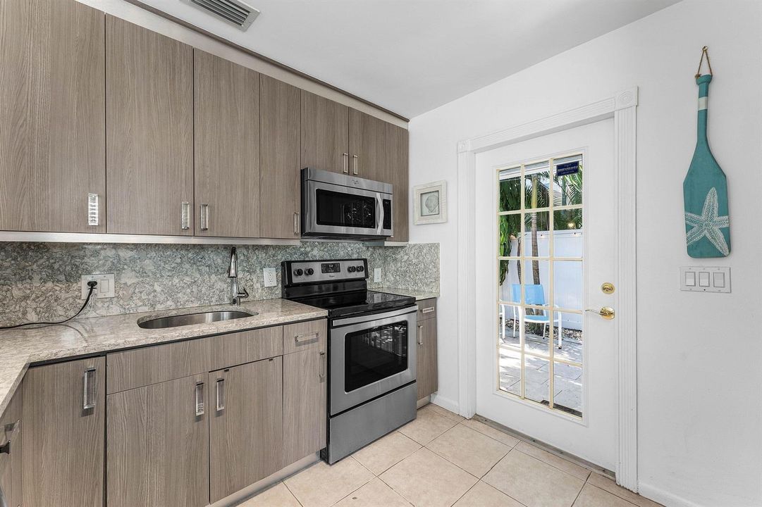 007-342Northeast7thAvenue-DelrayBeach-FL