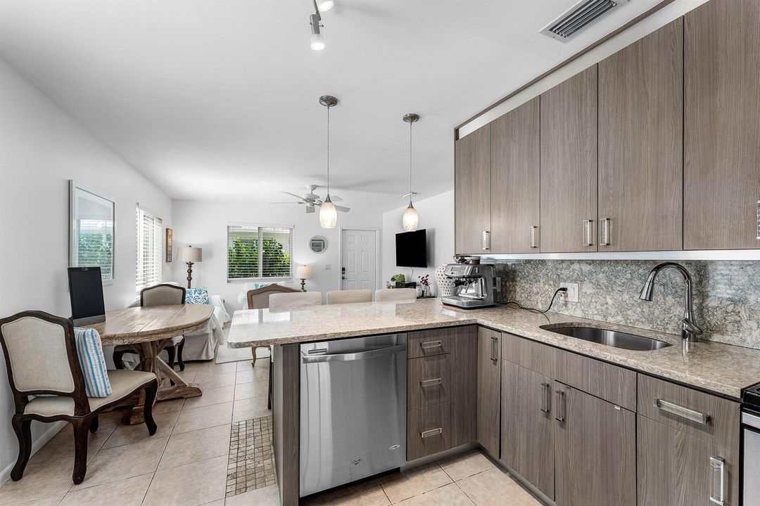 008-342Northeast7thAvenue-DelrayBeach-FL