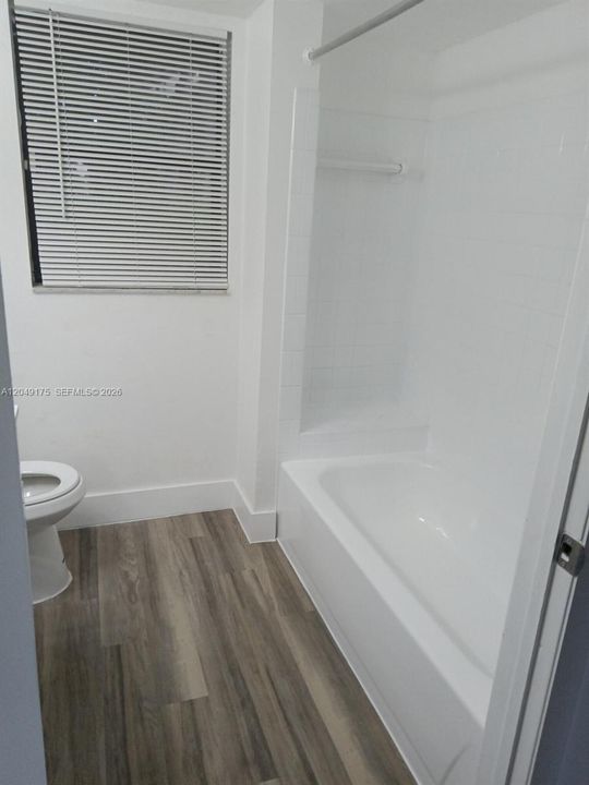 For Rent: $2,300 (2 beds, 2 baths, 980 Square Feet)