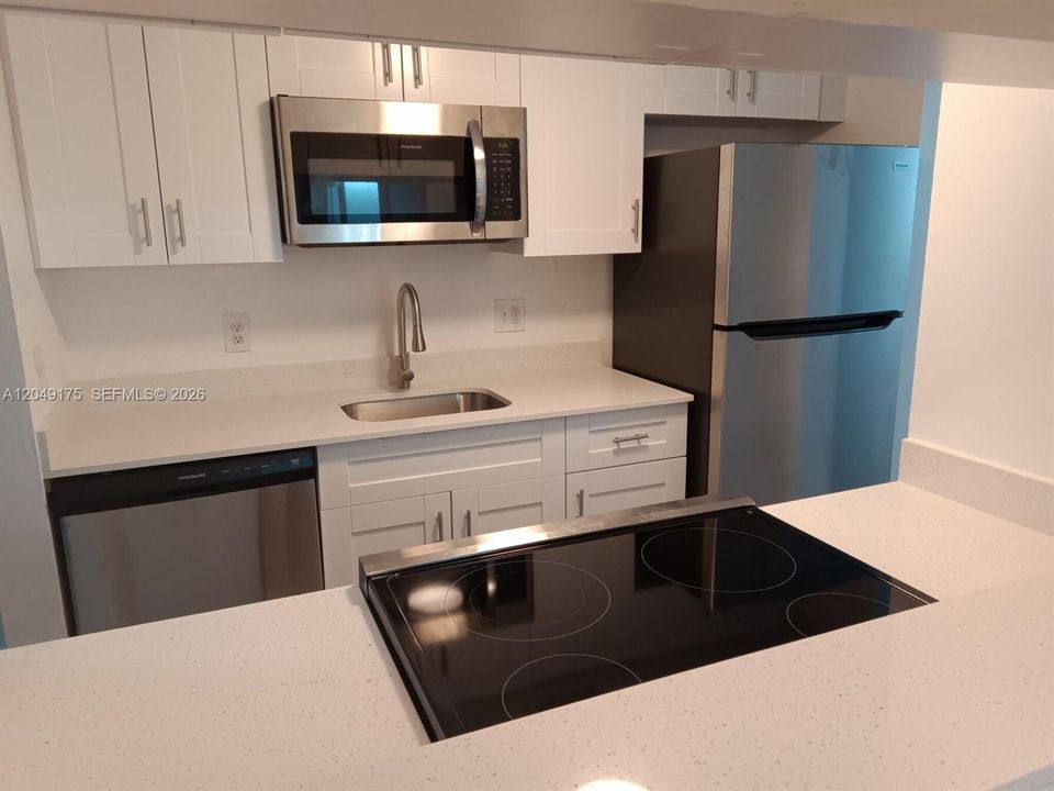 For Rent: $2,300 (2 beds, 2 baths, 980 Square Feet)