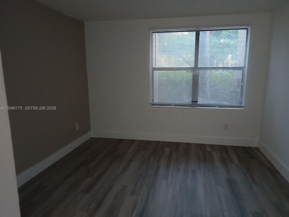 For Rent: $2,300 (2 beds, 2 baths, 980 Square Feet)