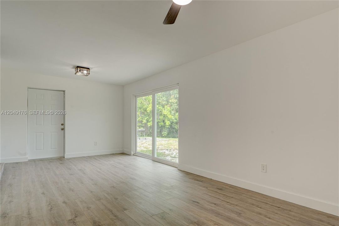 En Venta: $390,000 (3 camas, 1 baños, 1281 Pies cuadrados)