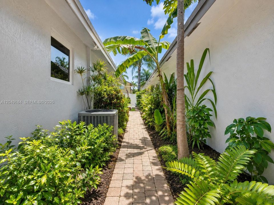 Active With Contract: $635,000 (3 beds, 2 baths, 1791 Square Feet)