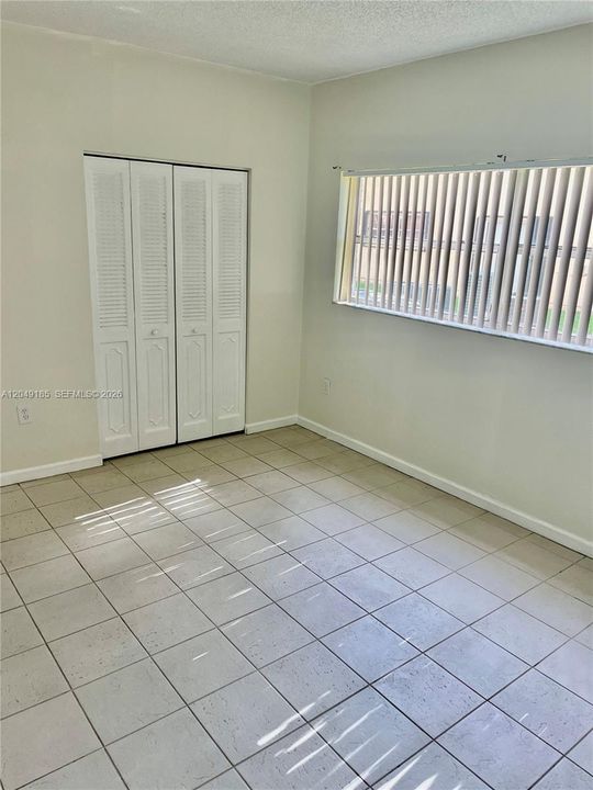 For Rent: $1,950 (2 beds, 2 baths, 825 Square Feet)