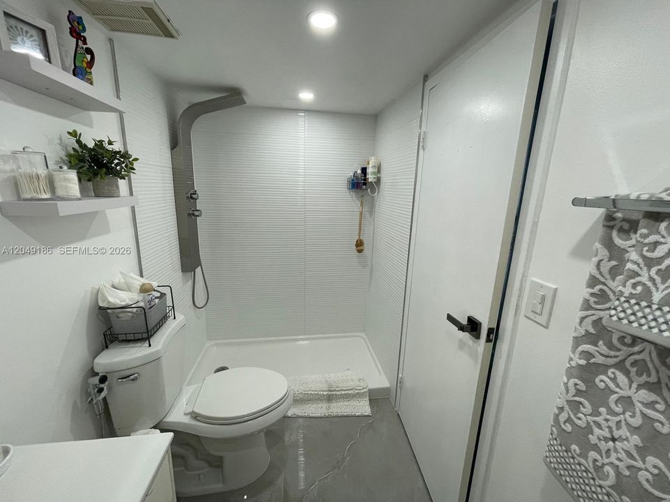For Rent: $2,975 (2 beds, 2 baths, 1030 Square Feet)