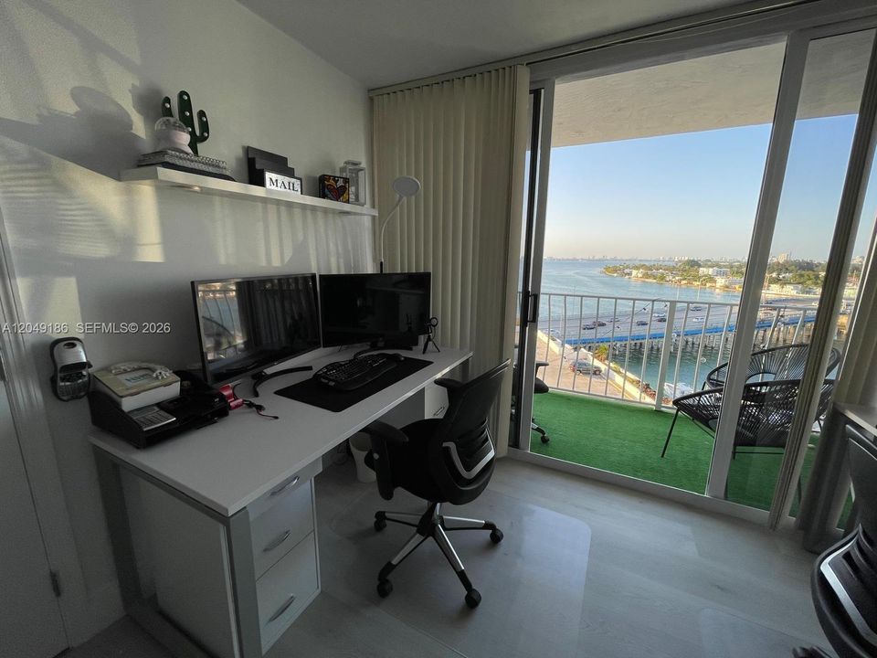 For Rent: $2,975 (2 beds, 2 baths, 1030 Square Feet)