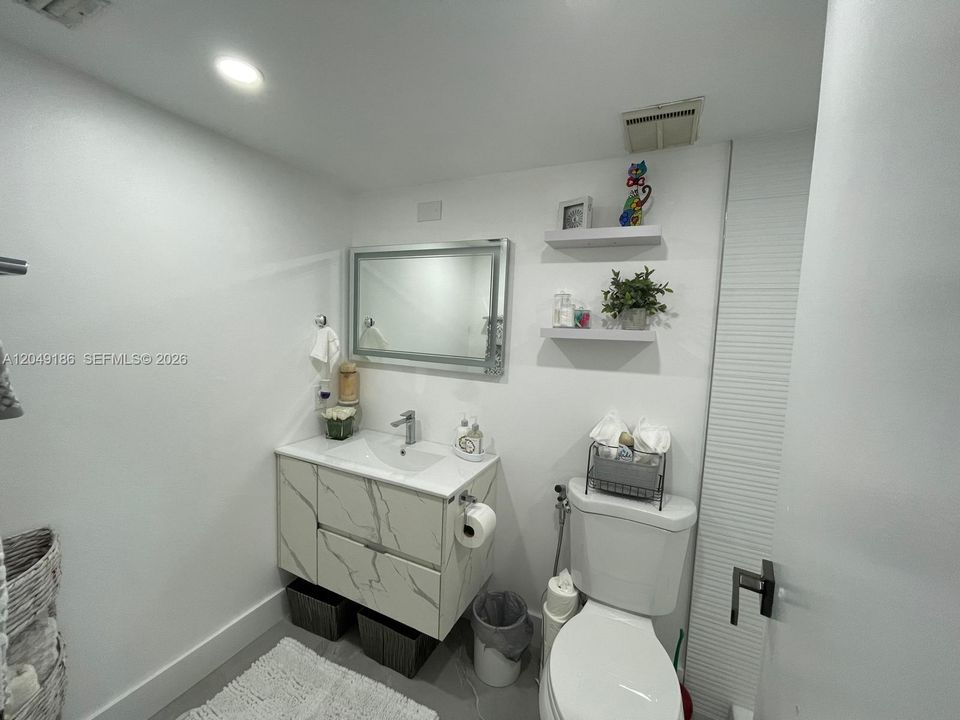 For Rent: $2,975 (2 beds, 2 baths, 1030 Square Feet)