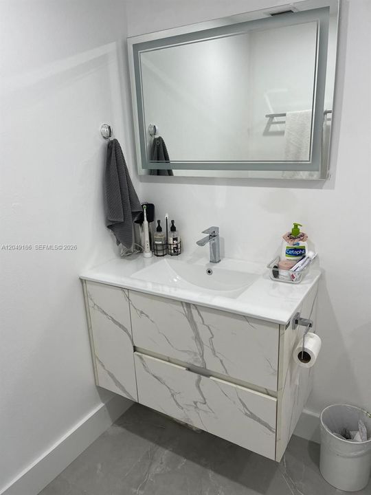 For Rent: $2,975 (2 beds, 2 baths, 1030 Square Feet)
